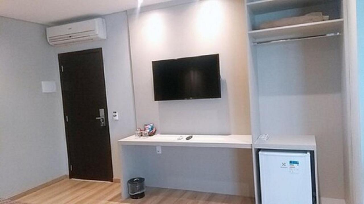 Class Hotel